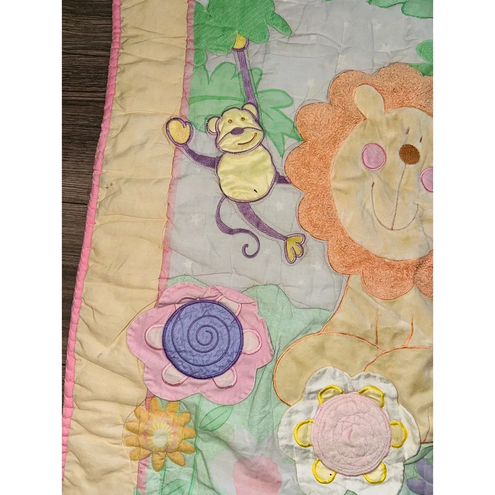 WB11 Vtg Child of‎ Mine by Carter's Jungle Animal Baby Crib Quilt Lion Giraffe